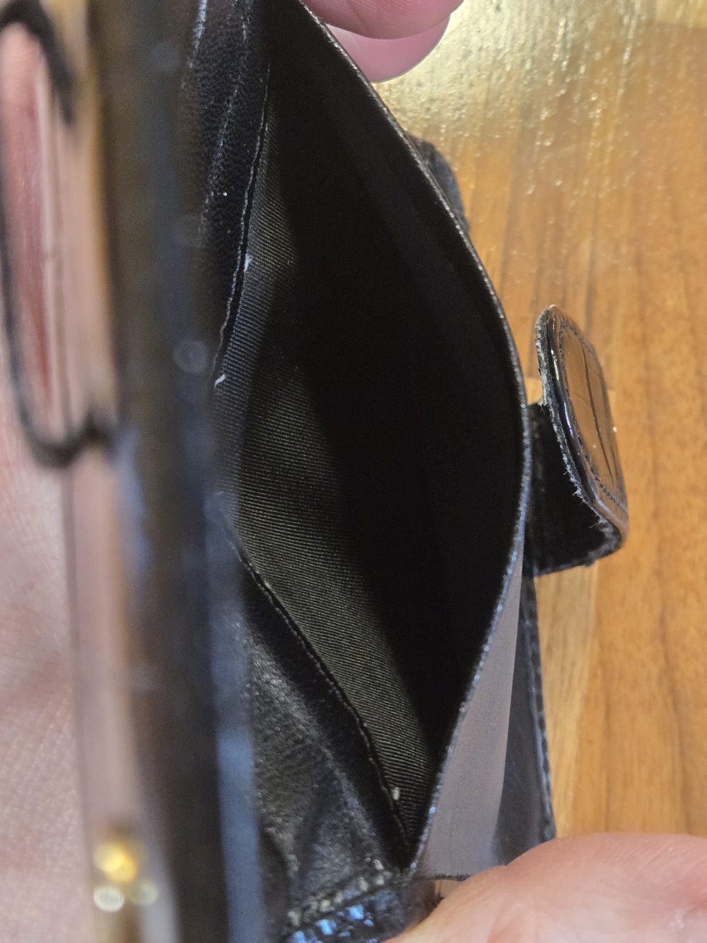 ​Vintage Etienne Aigner Croc-Embossed Leather Wallet - Picture 5 of 7